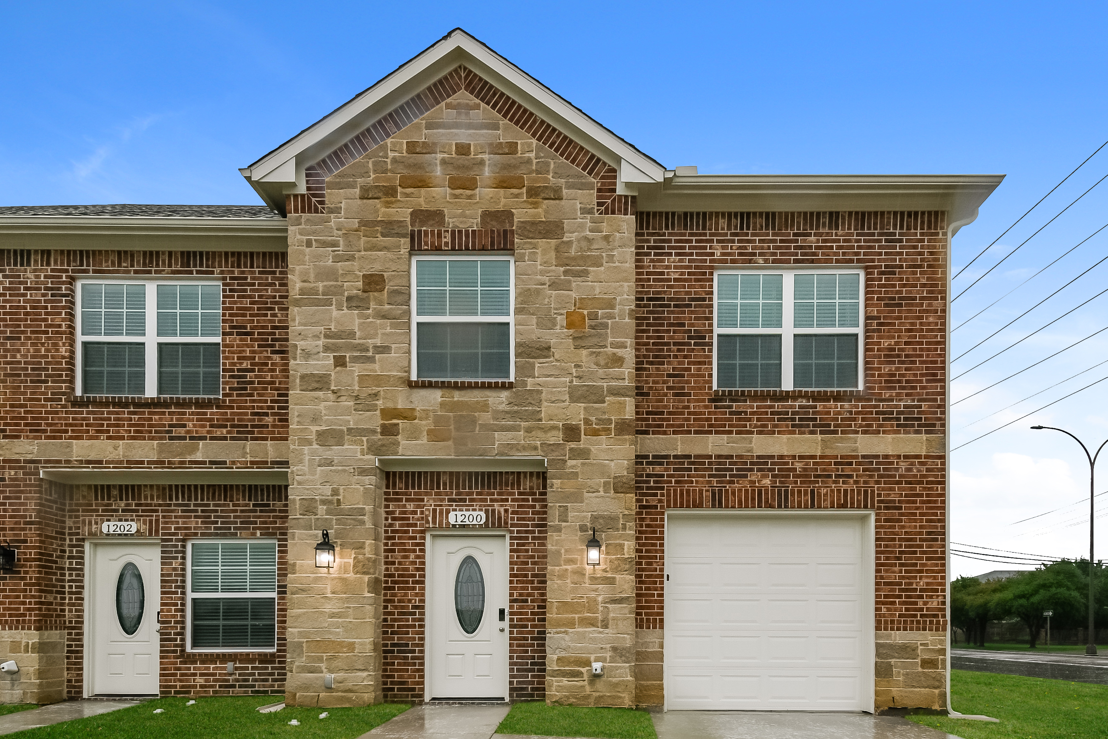 1200 Alisa Ln Arlington, TX 76014